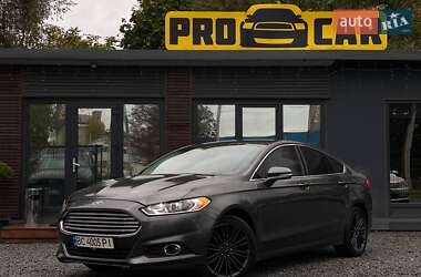 Седан Ford Fusion 2015 в Львові