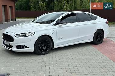 Седан Ford Fusion 2016 в 