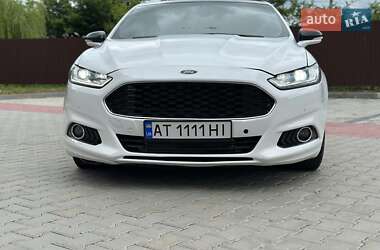 Седан Ford Fusion 2016 в 