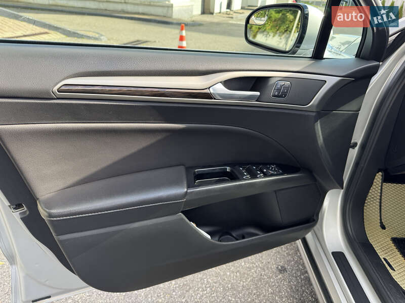 Седан Ford Fusion 2016 в Києві