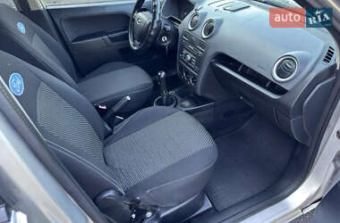 Хэтчбек Ford Fusion 2006 в 
