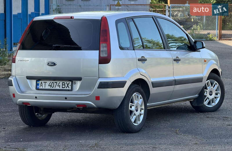 Хэтчбек Ford Fusion 2006 в Долине