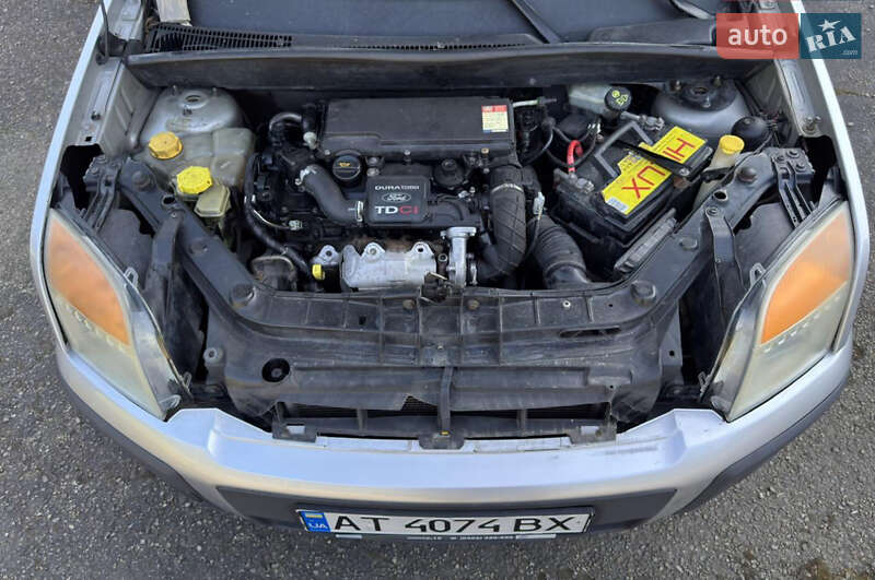 Хэтчбек Ford Fusion 2006 в Долине
