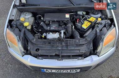 Хэтчбек Ford Fusion 2006 в 