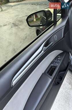 Седан Ford Fusion 2015 в 