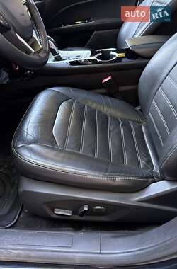 Седан Ford Fusion 2013 в Черновцах