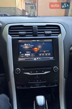 Седан Ford Fusion 2013 в Черновцах