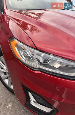 Седан Ford Fusion 2020 в 