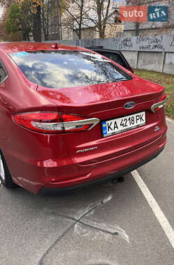 Седан Ford Fusion 2020 в 