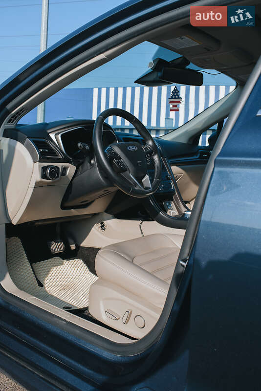 Седан Ford Fusion 2018 в Рівному