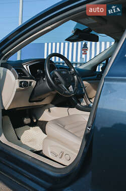 Седан Ford Fusion 2018 в 