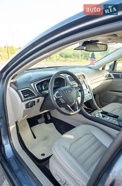 Седан Ford Fusion 2018 в 