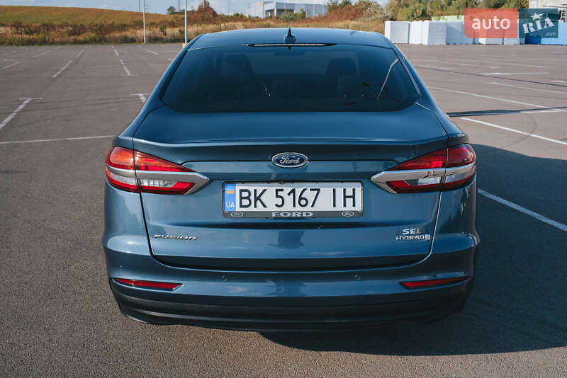 Седан Ford Fusion 2018 в Рівному