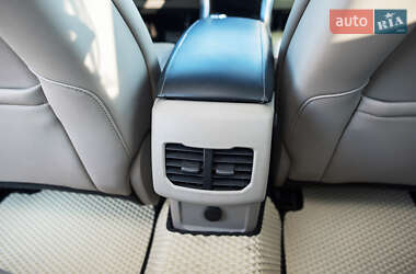 Седан Ford Fusion 2018 в 