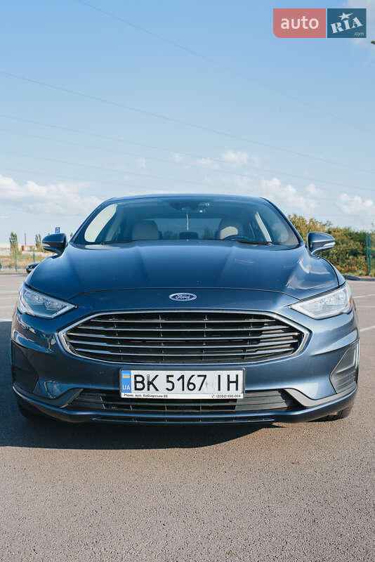 Седан Ford Fusion 2018 в Рівному