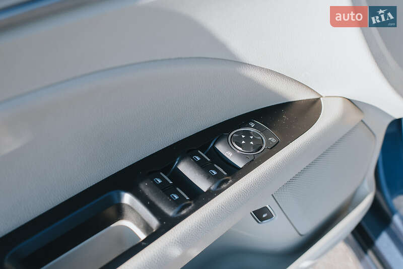 Седан Ford Fusion 2018 в Рівному