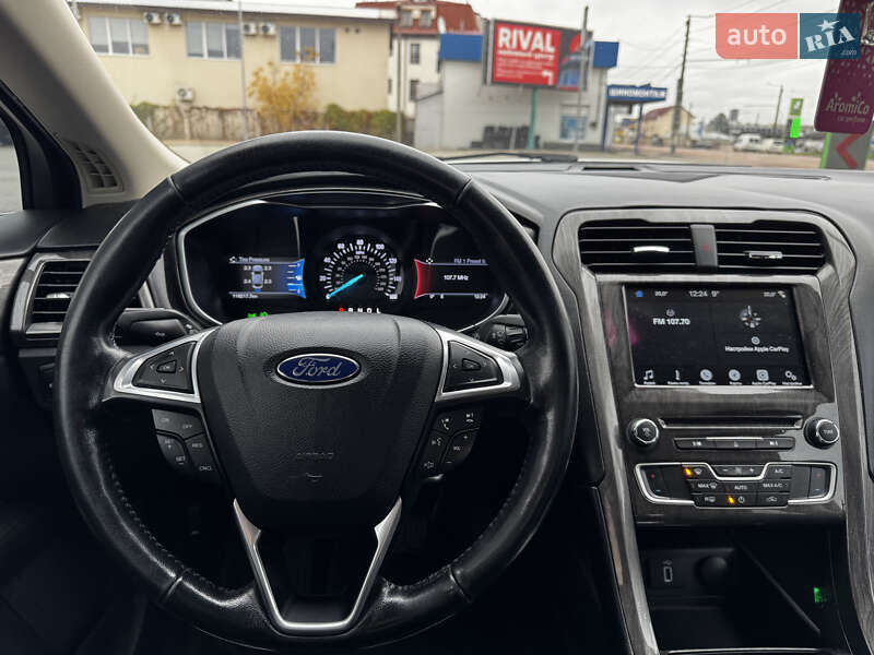 Седан Ford Fusion 2016 в Житомирі