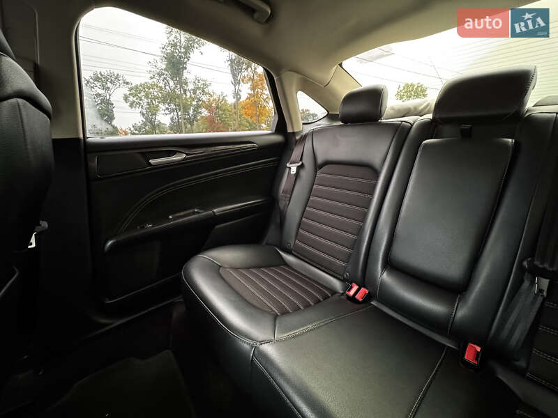 Седан Ford Fusion 2016 в Житомирі