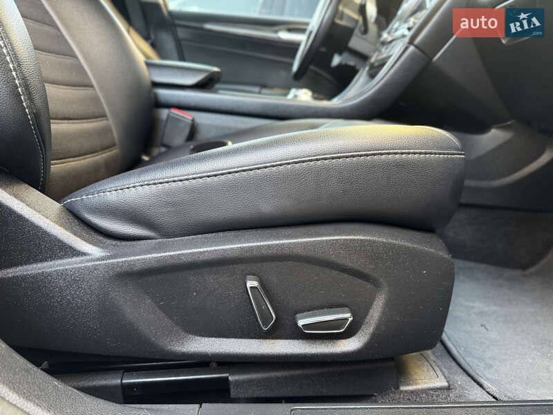 Седан Ford Fusion 2016 в Житомирі