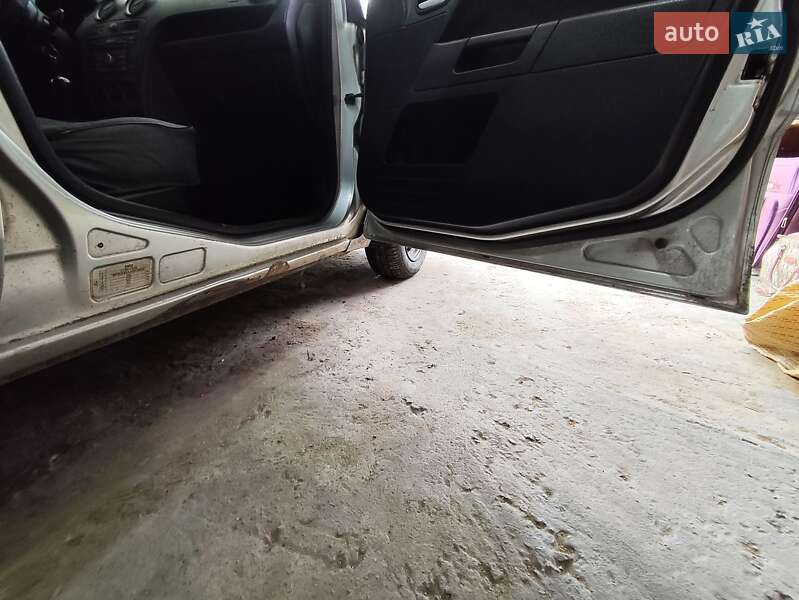 Хэтчбек Ford Fusion 2008 в Белогородке