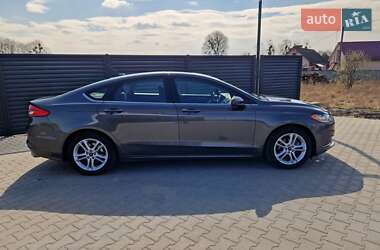 Седан Ford Fusion 2018 в 