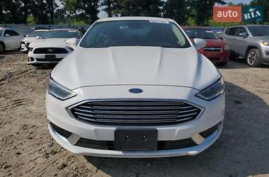 Седан Ford Fusion 2018 в 