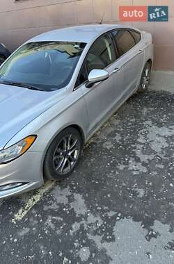 Седан Ford Fusion 2016 в 