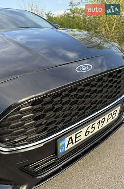 Седан Ford Fusion 2013 в 