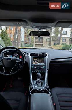 Седан Ford Fusion 2014 в 