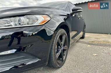 Седан Ford Fusion 2015 в 