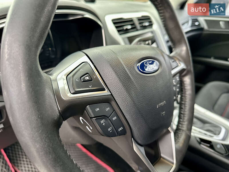 Седан Ford Fusion 2015 в Каменском