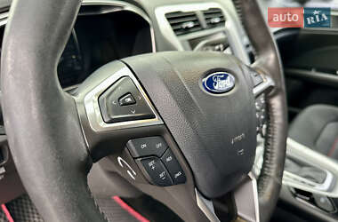 Седан Ford Fusion 2015 в 