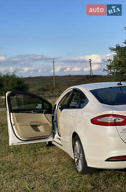 Седан Ford Fusion 2014 в 