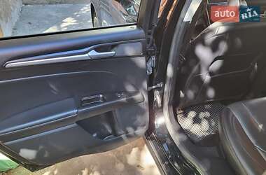 Седан Ford Fusion 2017 в 