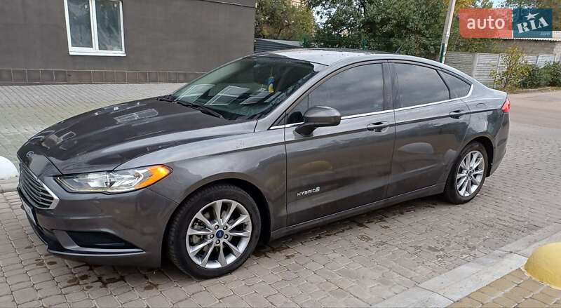 Седан Ford Fusion 2017 в 