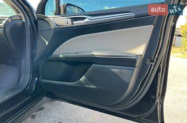 Седан Ford Fusion 2016 в 