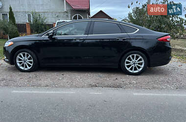 Седан Ford Fusion 2017 в 