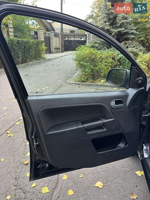 Хетчбек Ford Fusion 2011 в Києві фото 8 Хетчбек Ford Fusion 2011 в Києві