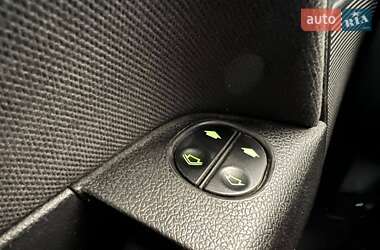 Хэтчбек Ford Fusion 2011 в 