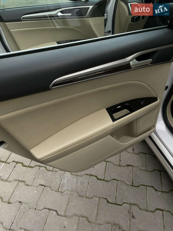 Седан Ford Fusion 2015 в Одессе