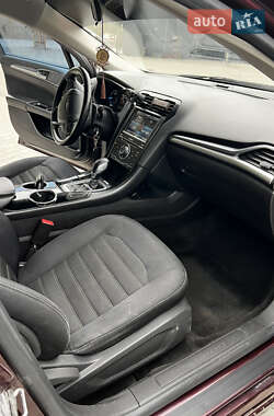 Седан Ford Fusion 2013 в  фото 18 Седан Ford Fusion 2013 в