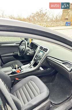 Седан Ford Fusion 2013 в 