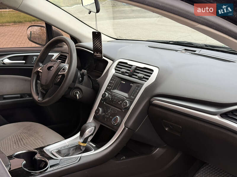 Седан Ford Fusion 2015 в Шепетівці