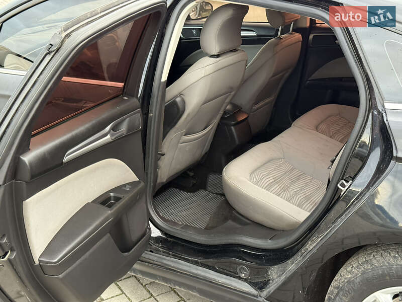 Седан Ford Fusion 2015 в Шепетівці