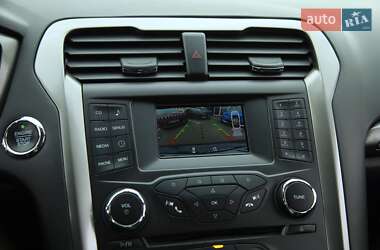 Седан Ford Fusion 2018 в 