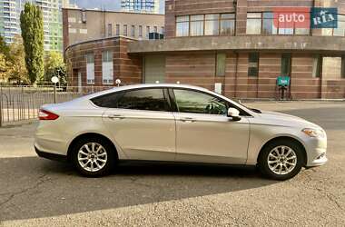 Седан Ford Fusion 2015 в 