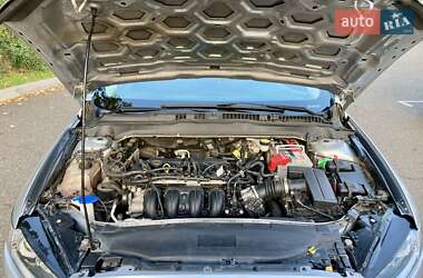 Седан Ford Fusion 2015 в 
