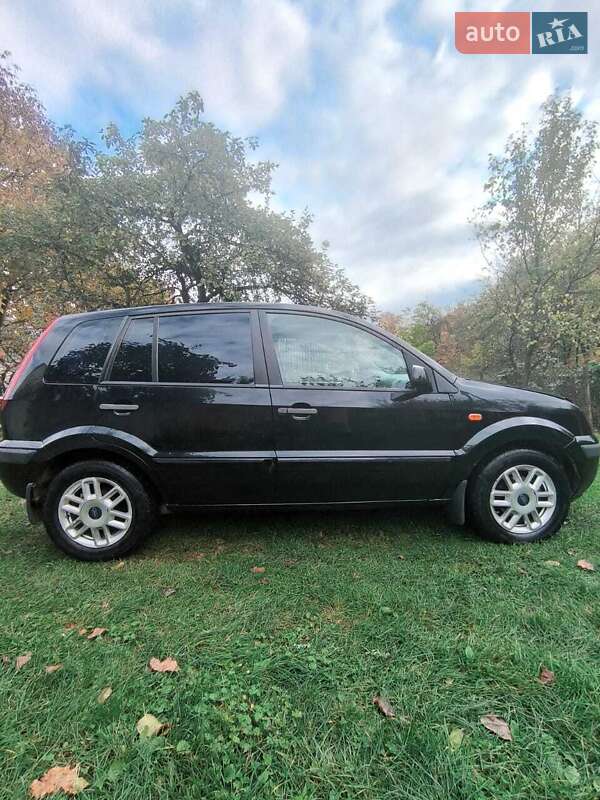 Хетчбек Ford Fusion 2008 в Добромилі