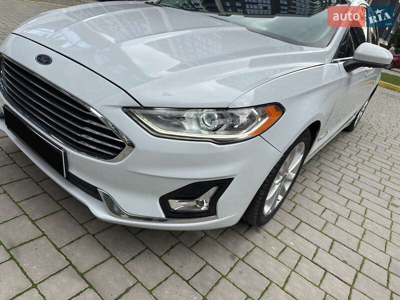 Седан Ford Fusion 2019 в Івано-Франківську