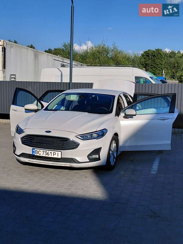 Седан Ford Fusion 2019 в Одесі